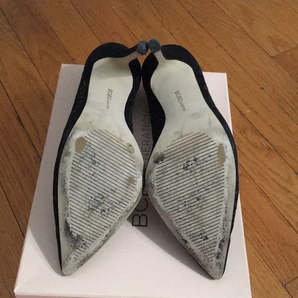 BCBGeneration Topaz size 7 black laser cut pumps - Picture 4 of 6